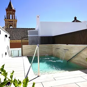 Amadeus 4*, Sevilla Spanje